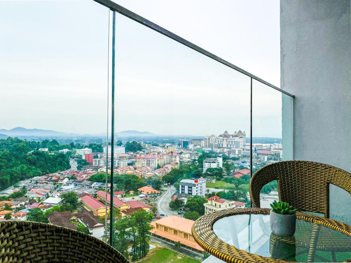 קואלה טרנגאנו Tamu Place 3-Bedroom Serviced Apartment With Pool מראה חיצוני תמונה