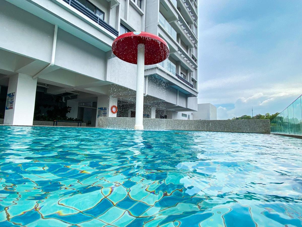 קואלה טרנגאנו Tamu Place 3-Bedroom Serviced Apartment With Pool מראה חיצוני תמונה
